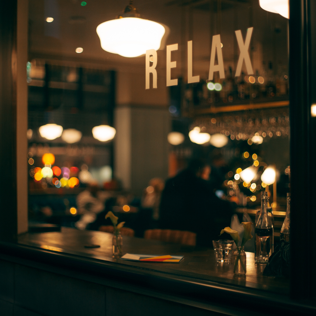 Meet Me at the Hotel Bar | Cocktails to Pair with Your Favorite Scent